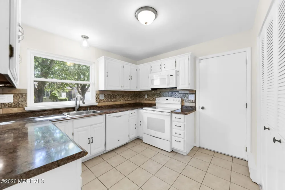 759 Liverpool Circle Manchester, NJ 08759