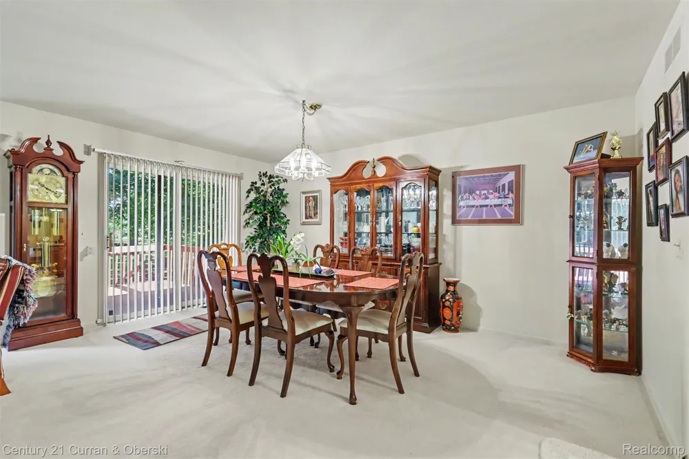 9398 Westwind Drive #49 Livonia City, MI 48150