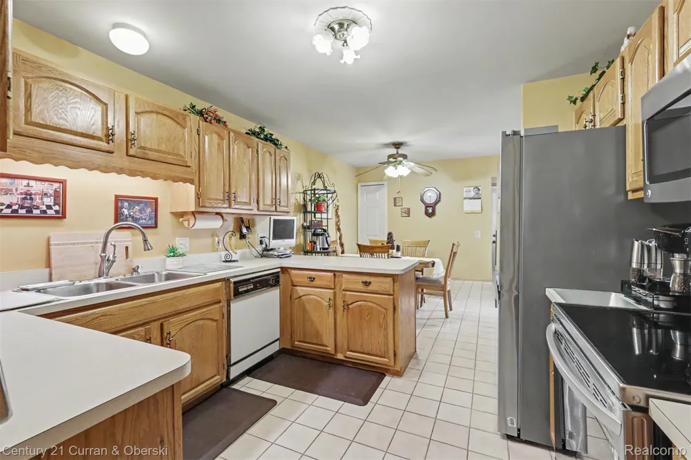 9398 Westwind Drive #49 Livonia City, MI 48150