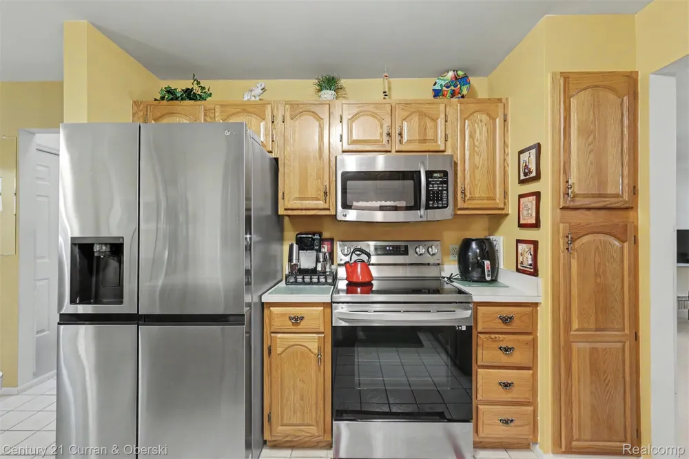 9398 Westwind Drive #49 Livonia City, MI 48150