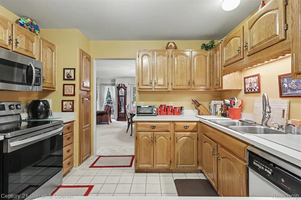 9398 Westwind Drive #49 Livonia City, MI 48150