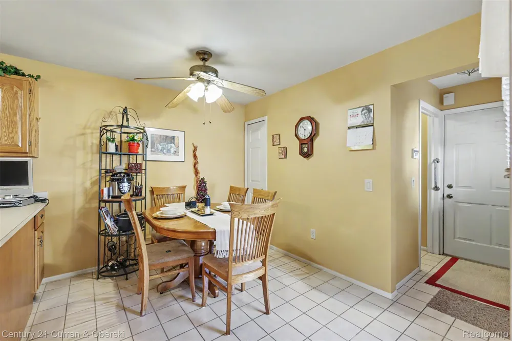 9398 Westwind Drive #49 Livonia City, MI 48150