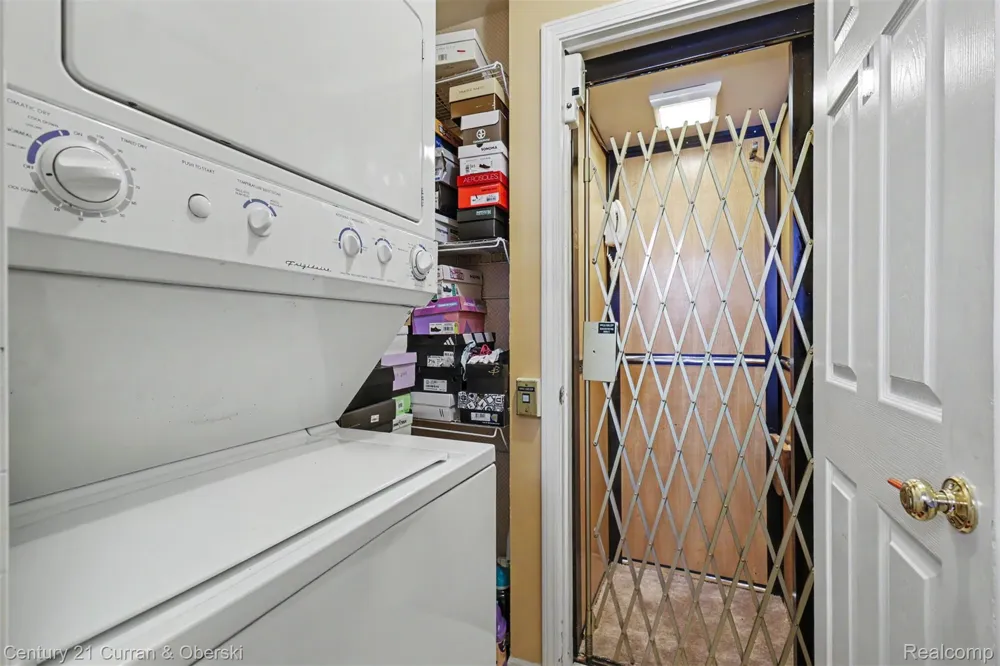 9398 Westwind Drive #49 Livonia City, MI 48150