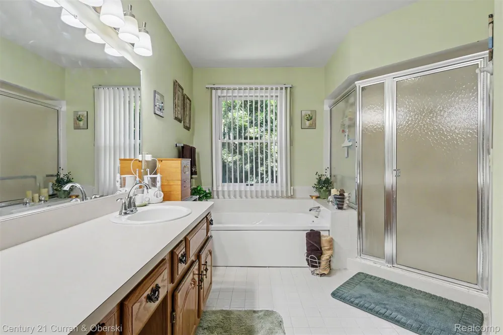 9398 Westwind Drive #49 Livonia City, MI 48150
