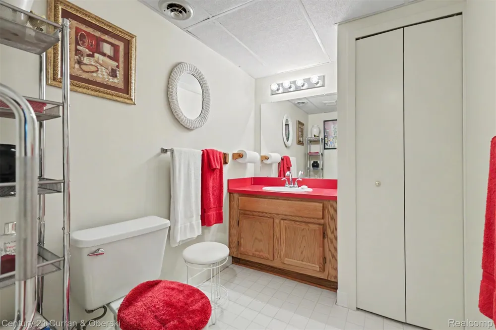 9398 Westwind Drive #49 Livonia City, MI 48150