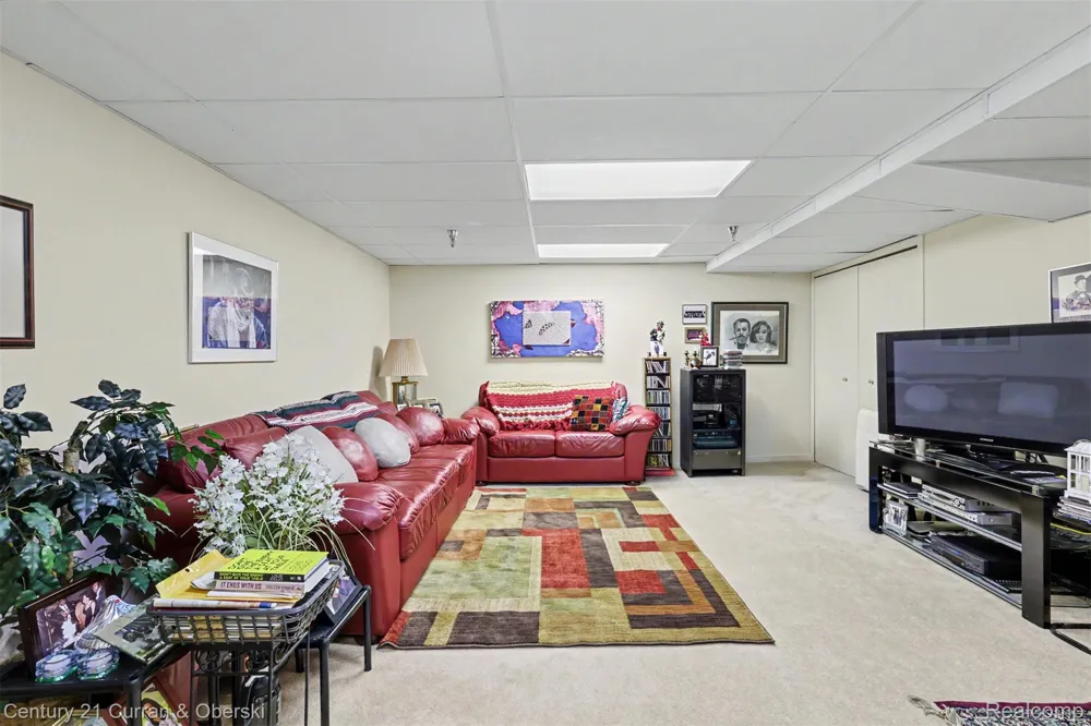 9398 Westwind Drive #49 Livonia City, MI 48150