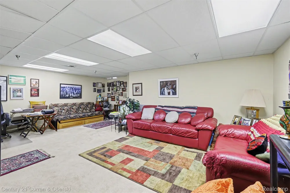 9398 Westwind Drive #49 Livonia City, MI 48150