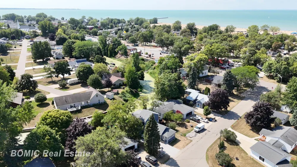 6751 West Street Caseville City, MI 48725