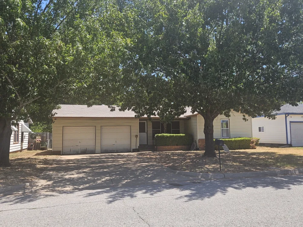 540 Harrison Lane Hurst, TX 76053