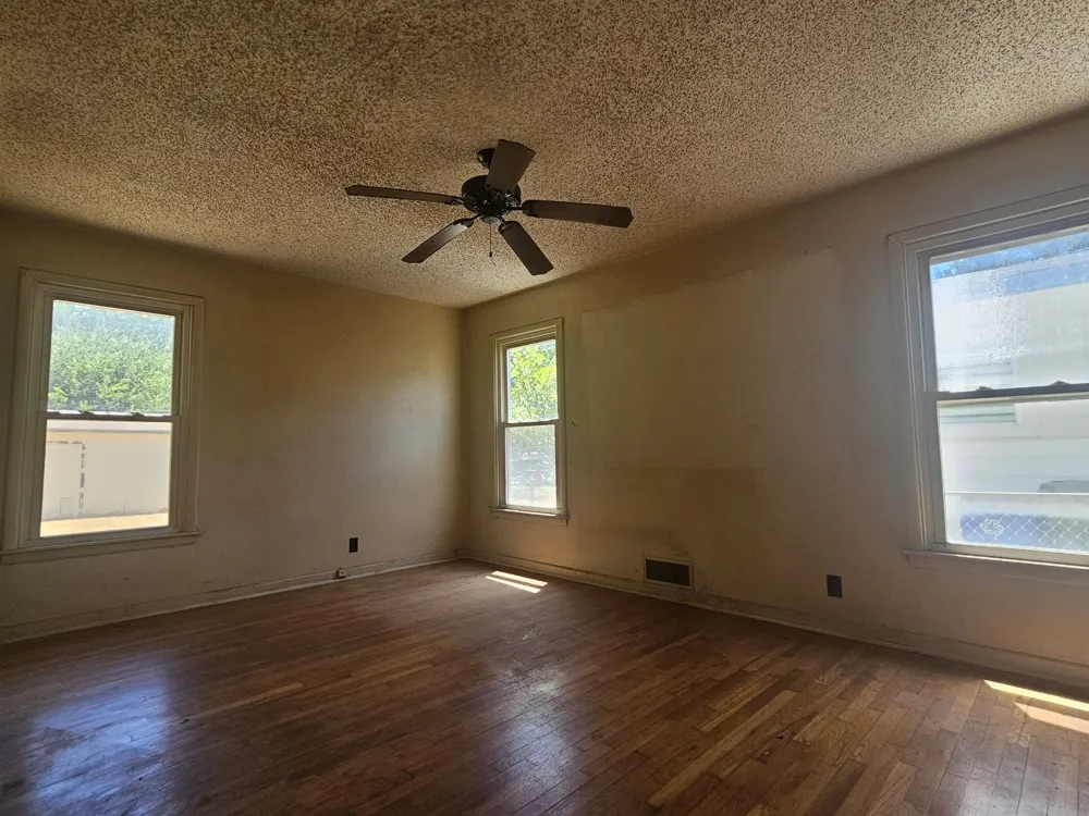 540 Harrison Lane Hurst, TX 76053