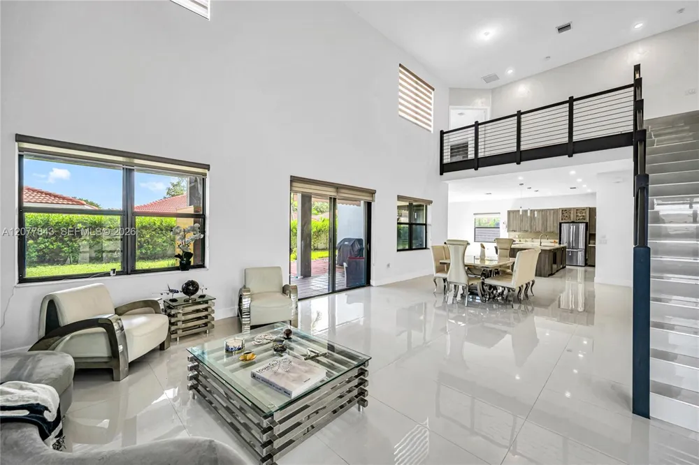 9121 NW 161st Ter Miami Lakes, FL 33018