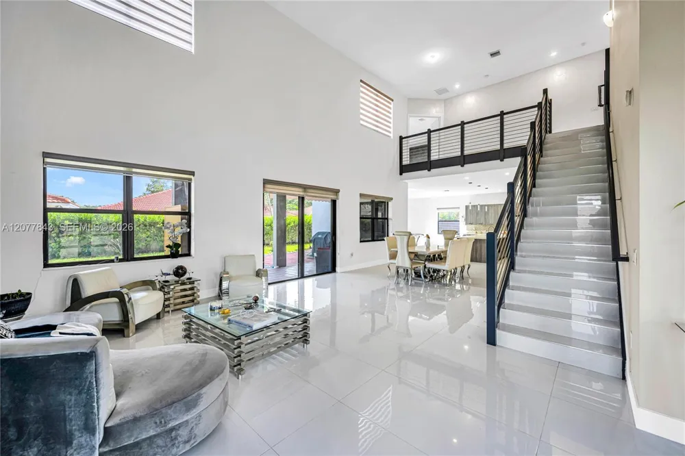 9121 NW 161st Ter Miami Lakes, FL 33018