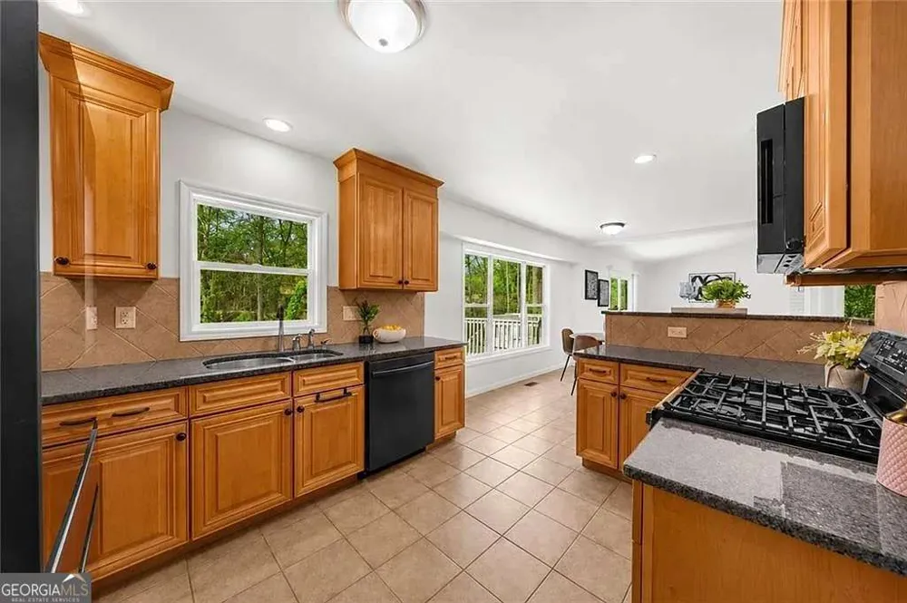 3381 Ember ST Marietta, GA 30066