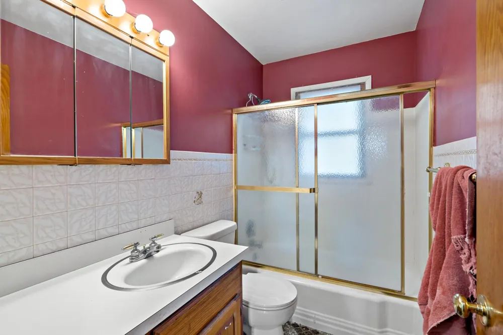 407 12th Avenue S South Saint Paul, MN 55075