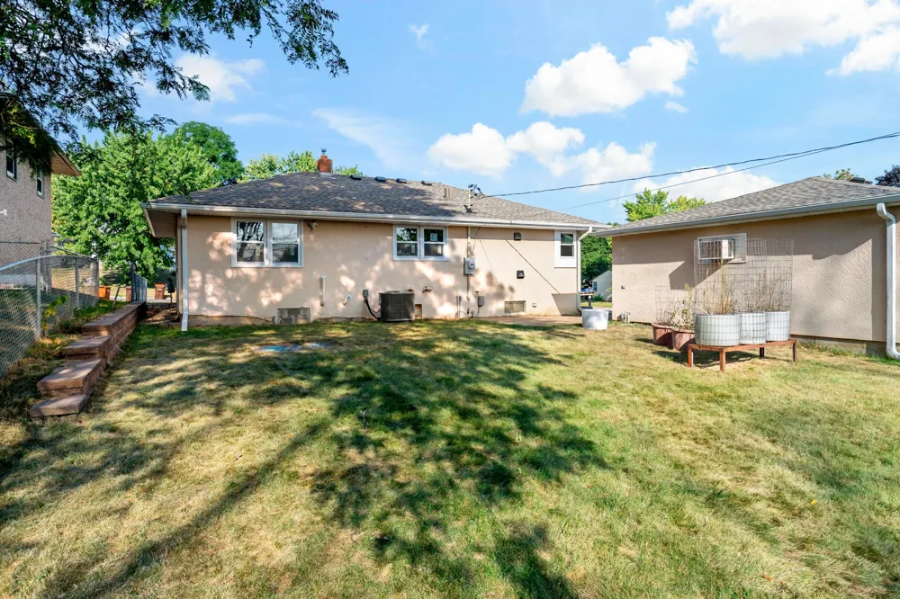 407 12th Avenue S South Saint Paul, MN 55075