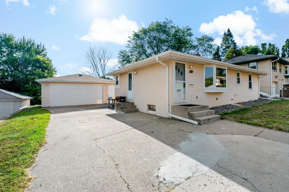 407 12th Avenue S South Saint Paul, MN 55075