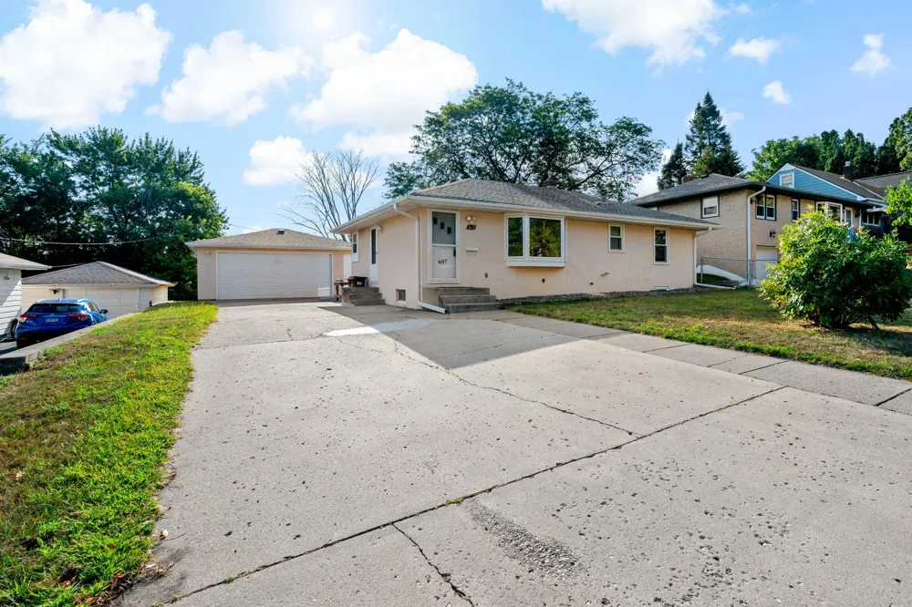 407 12th Avenue S South Saint Paul, MN 55075