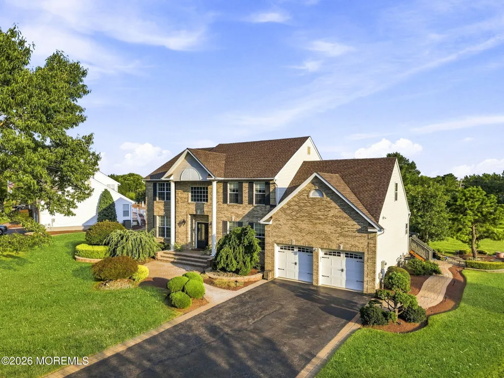 901 Oakley Drive Freehold, NJ 07728