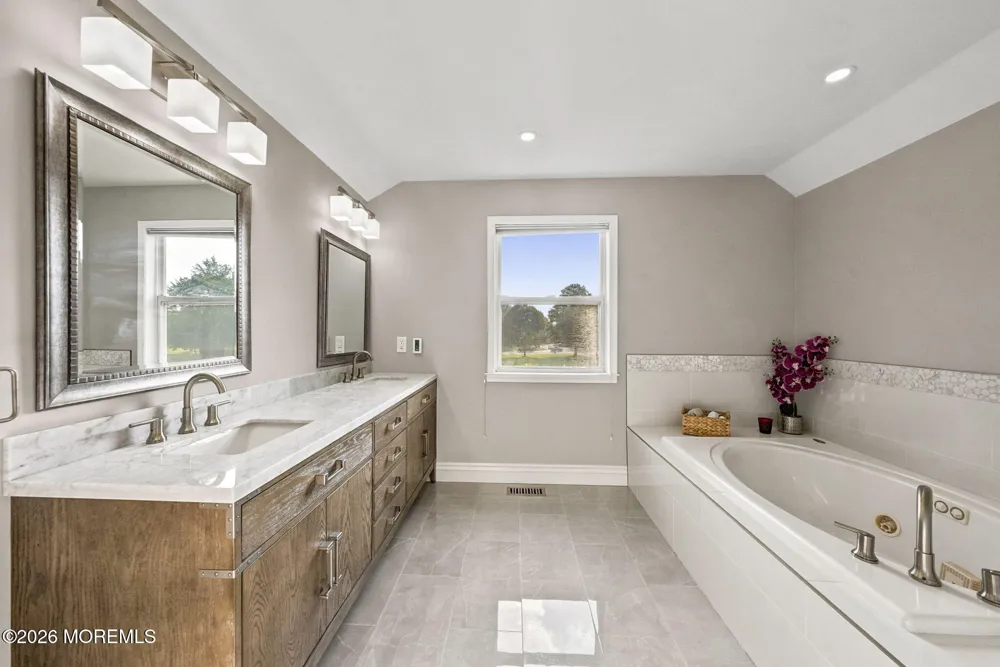 901 Oakley Drive Freehold, NJ 07728