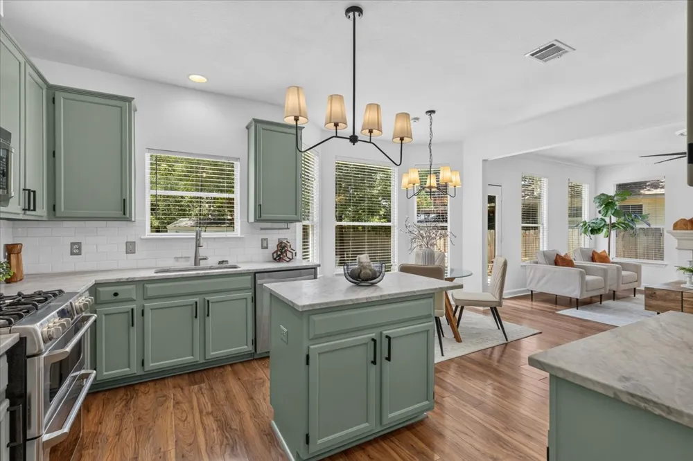 3321 Grasshopper Drive Austin, TX 78748