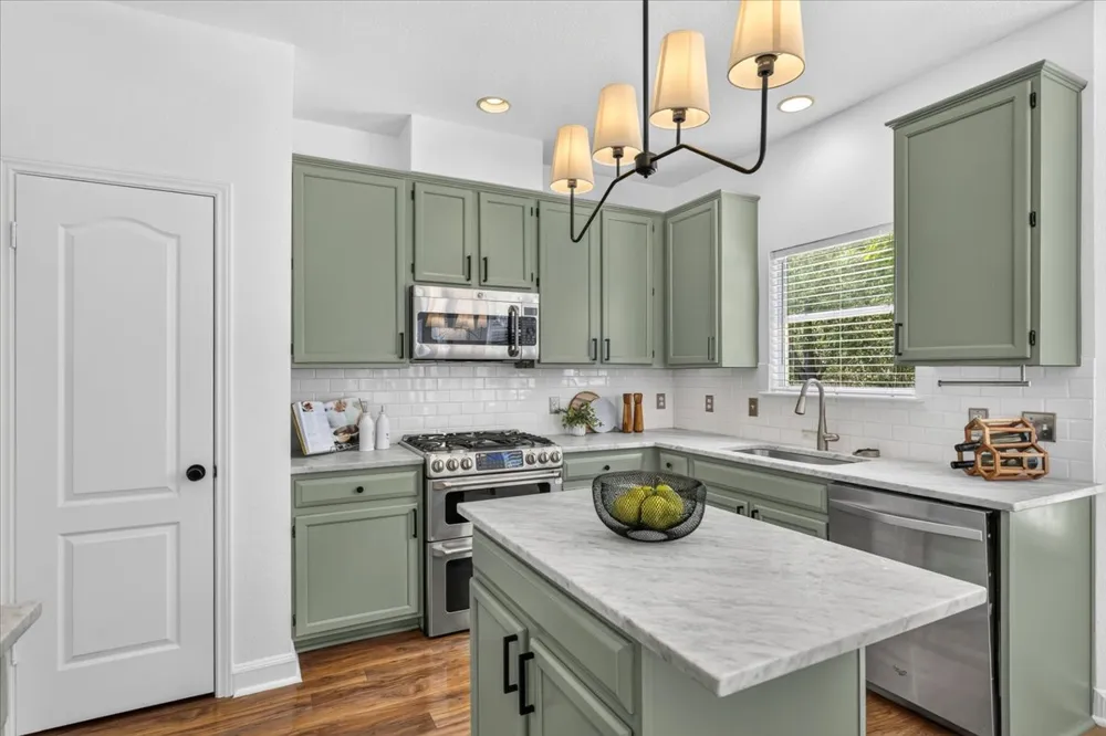 3321 Grasshopper Drive Austin, TX 78748