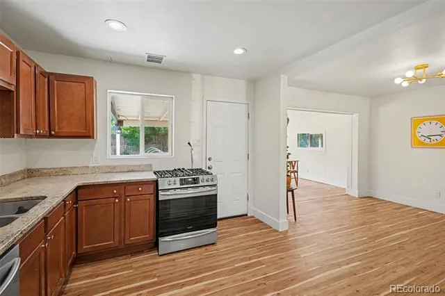 931 Tucson Street Aurora, CO 80011