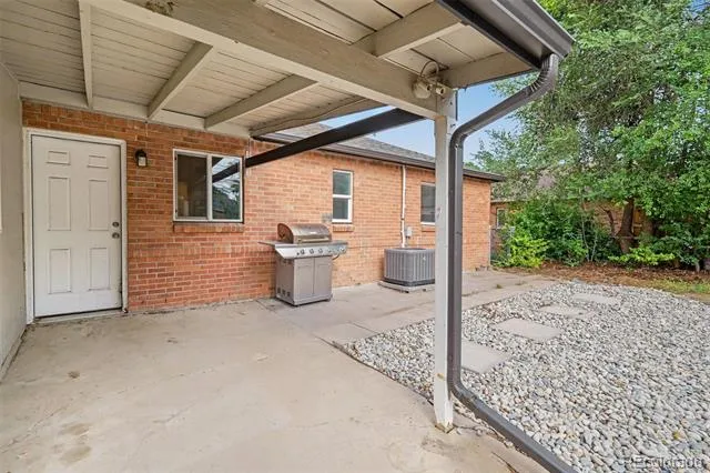 931 Tucson Street Aurora, CO 80011