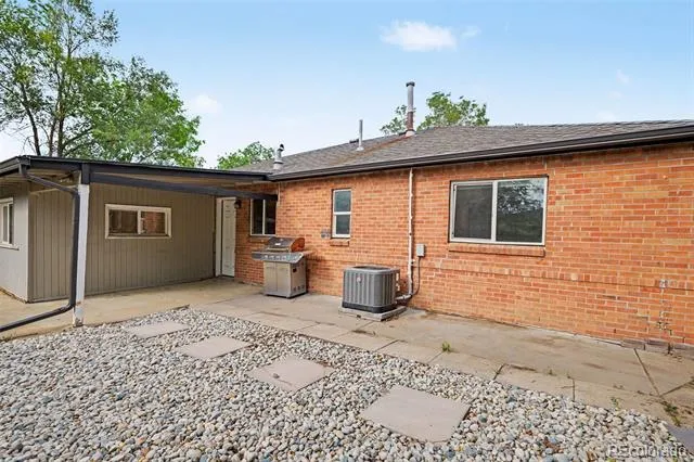 931 Tucson Street Aurora, CO 80011