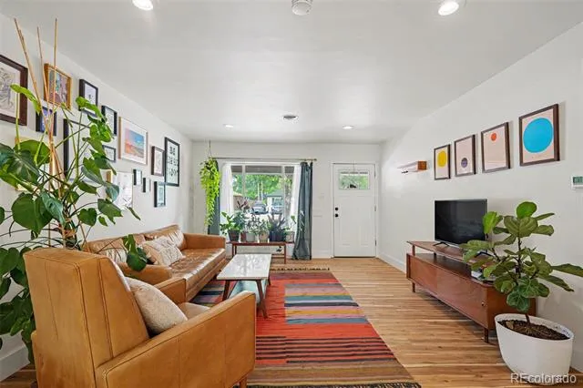 931 Tucson Street Aurora, CO 80011