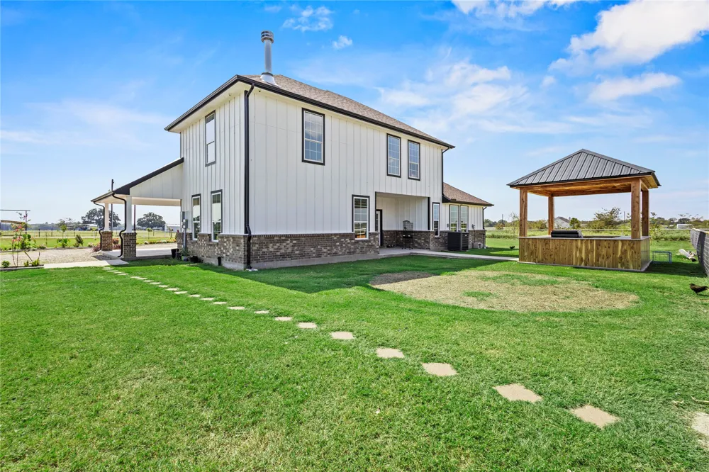 233 Private Road #7786 Wills Point, TX 75169