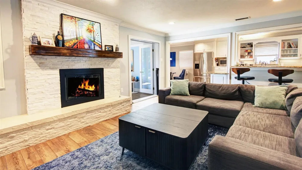 3230 Camelot Drive Dallas, TX 75229