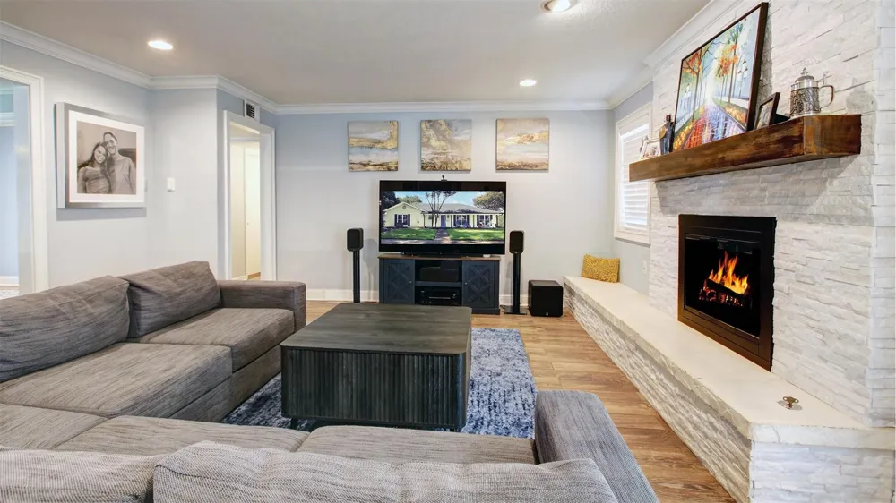 3230 Camelot Drive Dallas, TX 75229