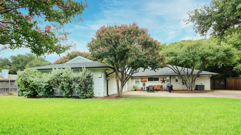 3230 Camelot Drive Dallas, TX 75229