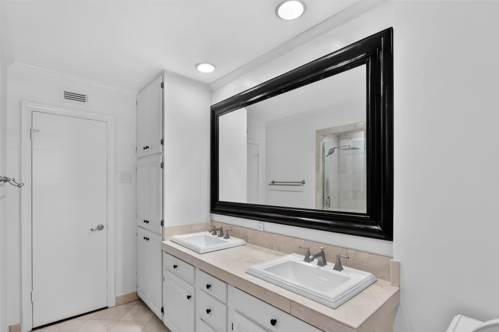 3230 Camelot Drive Dallas, TX 75229
