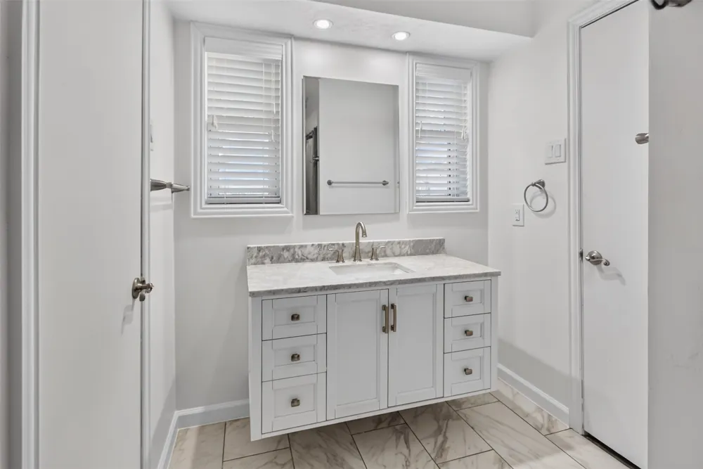 3230 Camelot Drive Dallas, TX 75229