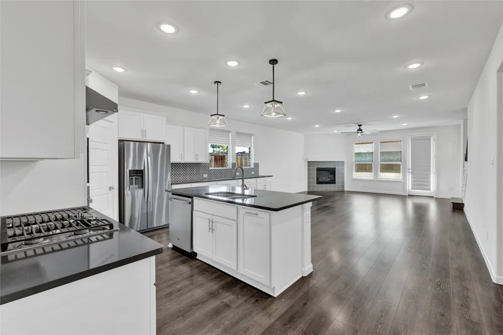 3904 Starlight Creek Drive Celina, TX 75009