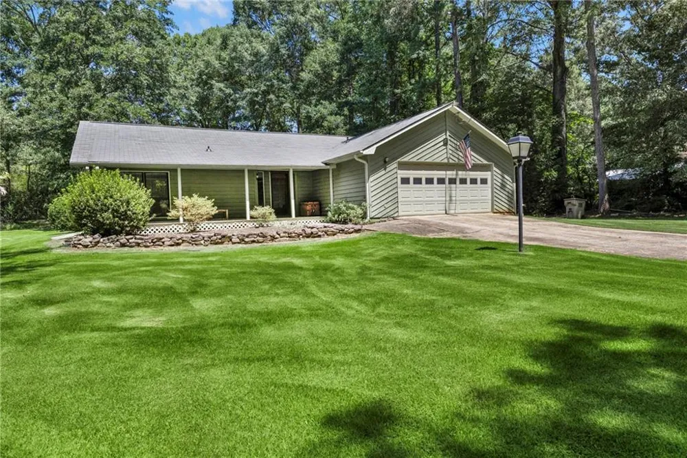 140 Hickory Drive Stockbridge, GA 30281
