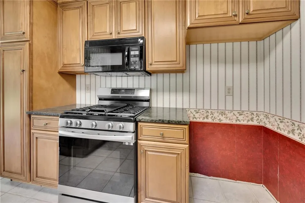 140 Hickory Drive Stockbridge, GA 30281