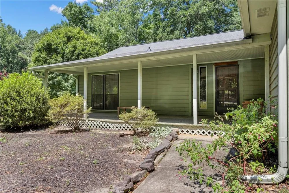 140 Hickory Drive Stockbridge, GA 30281