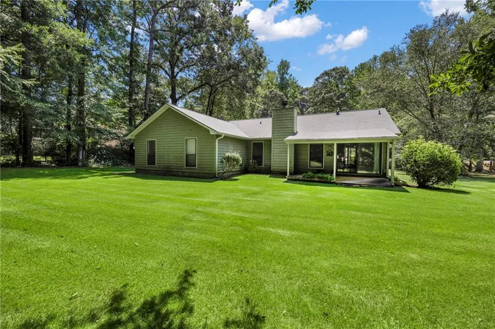 140 Hickory Drive Stockbridge, GA 30281