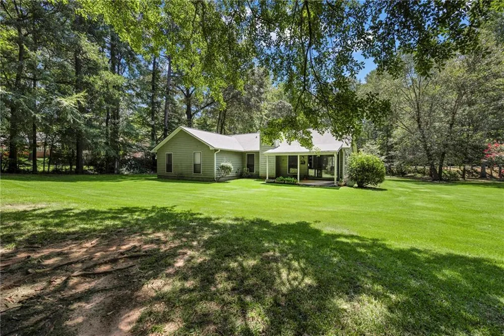 140 Hickory Drive Stockbridge, GA 30281