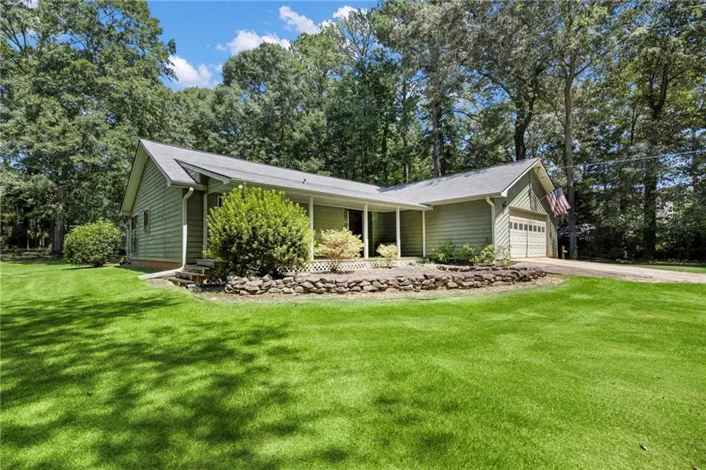 140 Hickory Drive Stockbridge, GA 30281