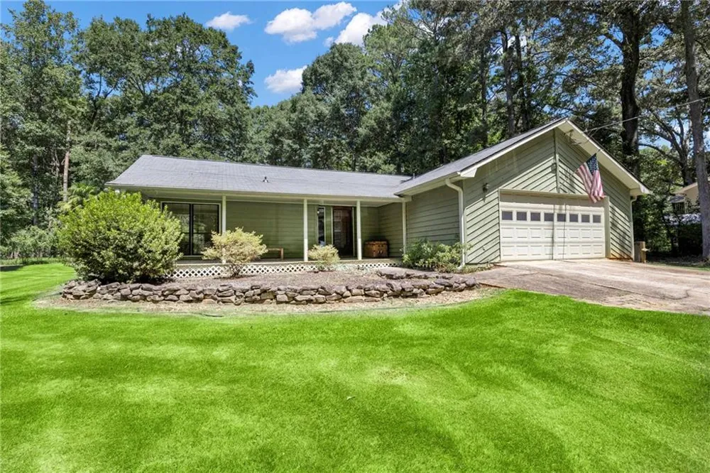 140 Hickory Drive Stockbridge, GA 30281
