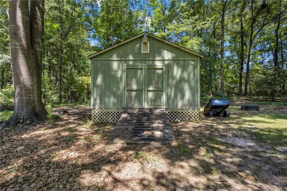 140 Hickory Drive Stockbridge, GA 30281