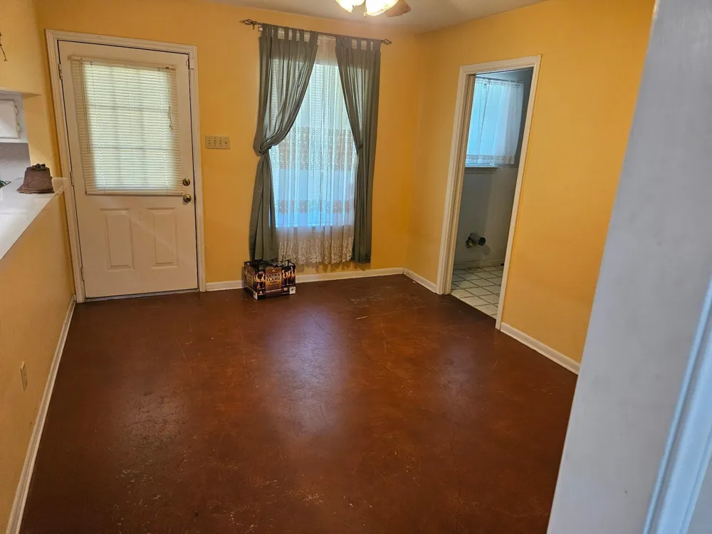 707 Willow Avenue Cleveland, TX 77327