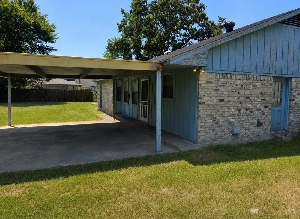 707 Willow Avenue Cleveland, TX 77327
