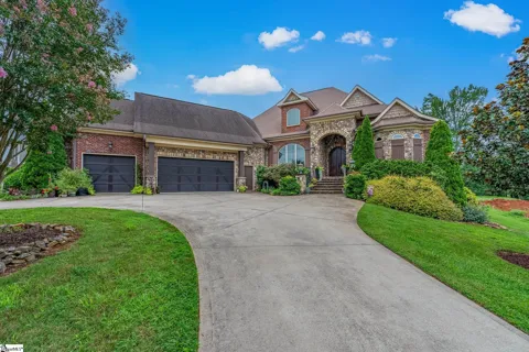 819 E Heathland Drive