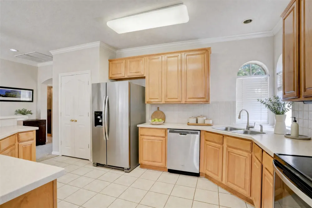 7022 Treaschwig Road Spring, TX 77373