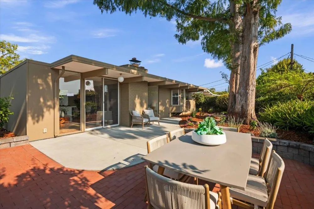 948 Brookgrove Lane Cupertino, CA 95014