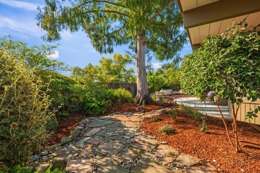 948 Brookgrove Lane Cupertino, CA 95014